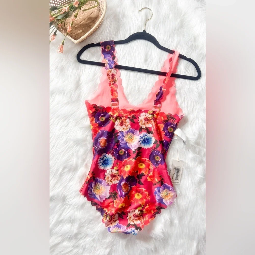 Agua Bendita Women's FLORAL
CORAL RED Marea Reversible Scalloped Swimsuit MEDIUM - Picture 2 of 3